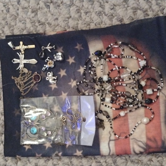 Jewelry Lot - Picture 1 of 3